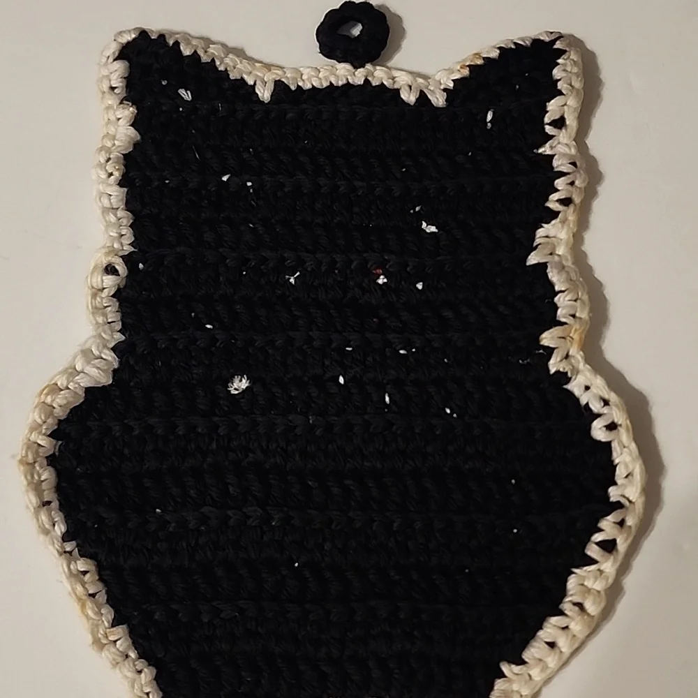 Cat Trivet/ Pot Holder Black Crochet w/Round Hanger For Diaplay Embroidery Face